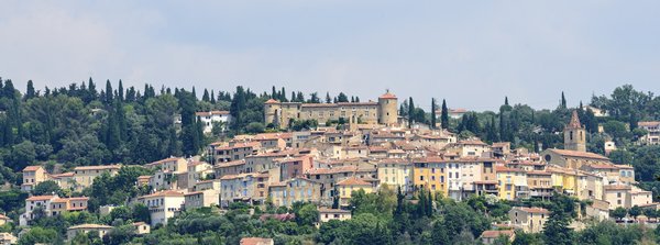 Comment organiser des vacances en Provence avec des cours de cuisine et des balades à cheval?
